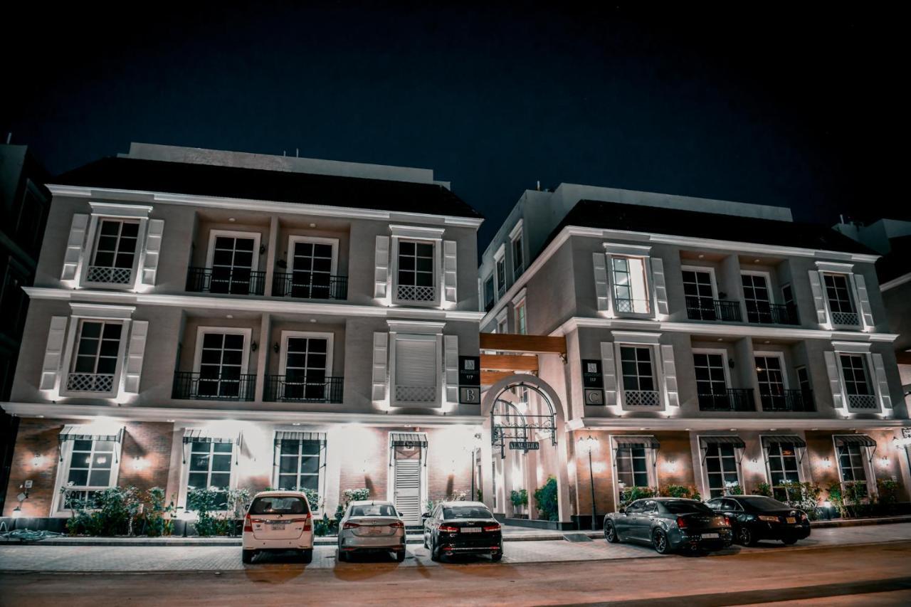 فاخرة بصالة وثلاث غرف نوم Apartment