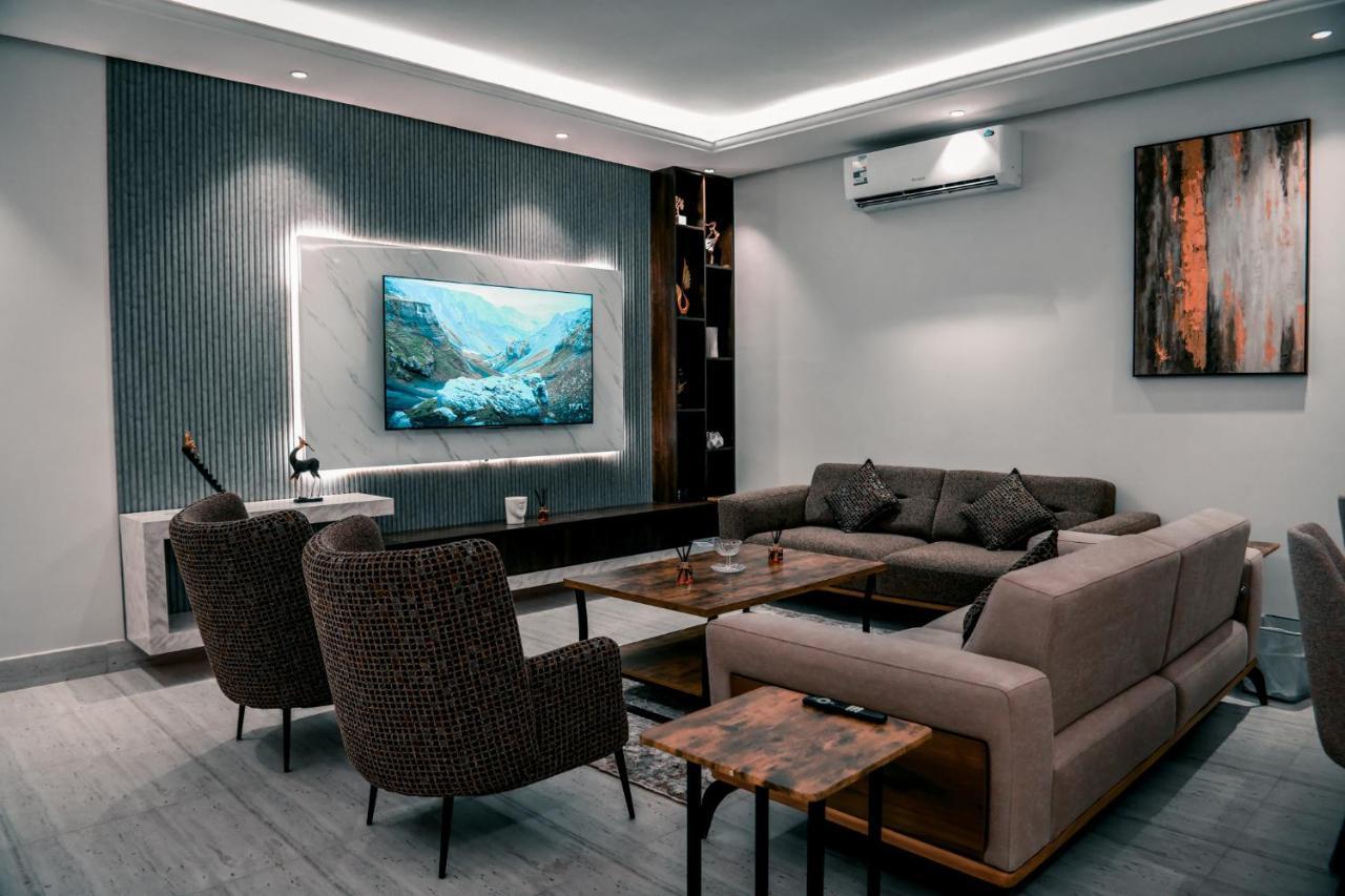Apartment فاخرة بصالة وثلاث غرف نوم Riyadh
