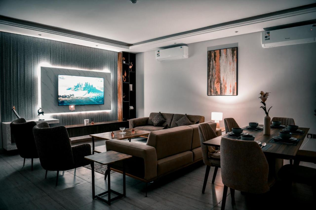 Apartment فاخرة بصالة وثلاث غرف نوم